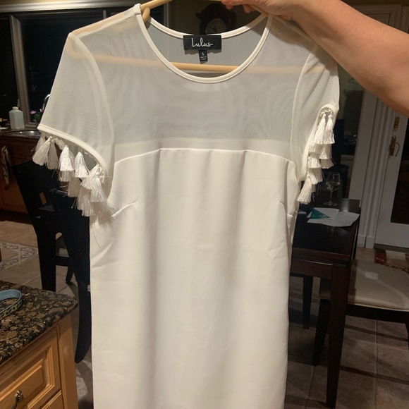 Lulu’s White Shift Dress - Picture 1 of 3